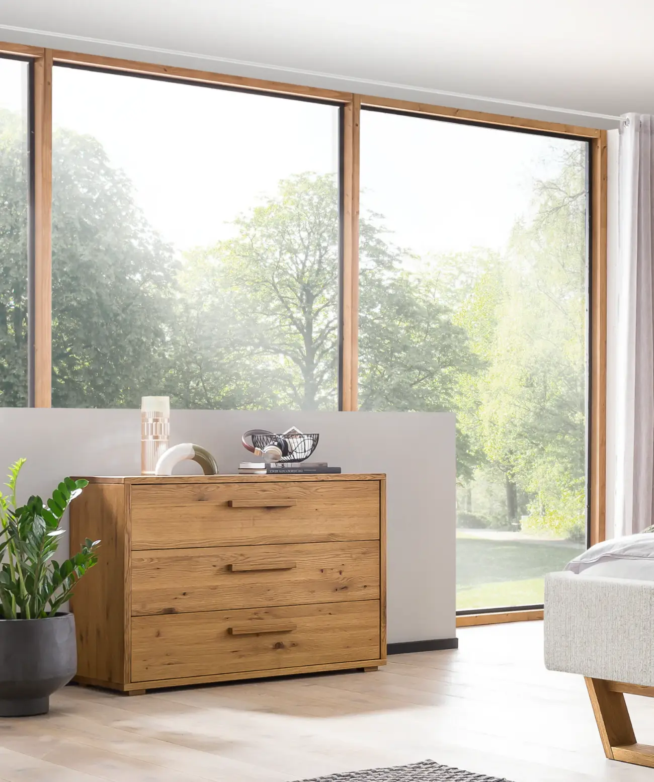 Hasena Kommode Cessina aus massiver Wildeiche 2 Hasena Kommode Cessina aus massiver Wildeiche – Bild 2