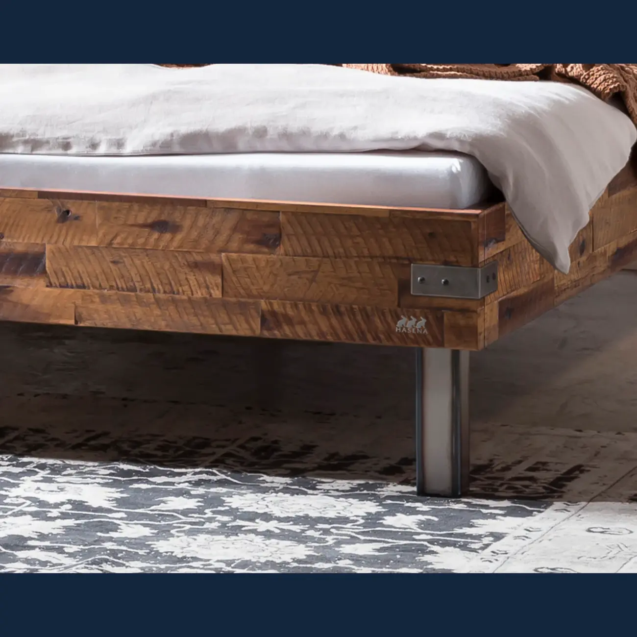 Markantes Massivholzbett Hasena Industrial Duno – Bild 4