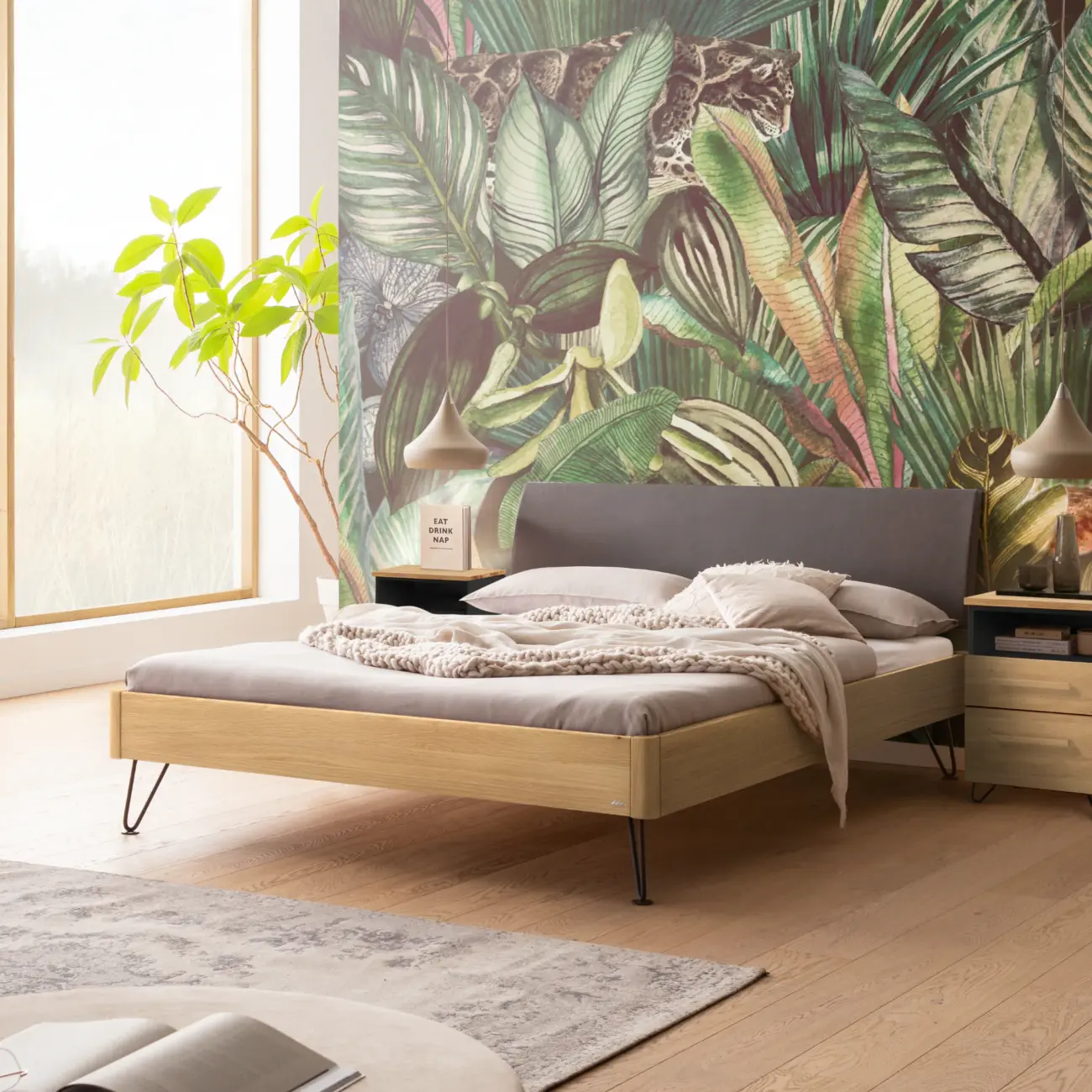 Zeitloses Massivholzbett Hasena Lugano modern-industrial – Bild 2