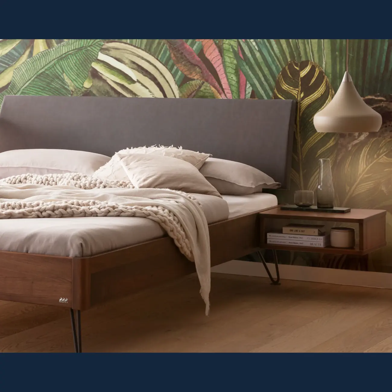 Zeitloses Massivholzbett Hasena Lugano modern-industrial – Bild 7