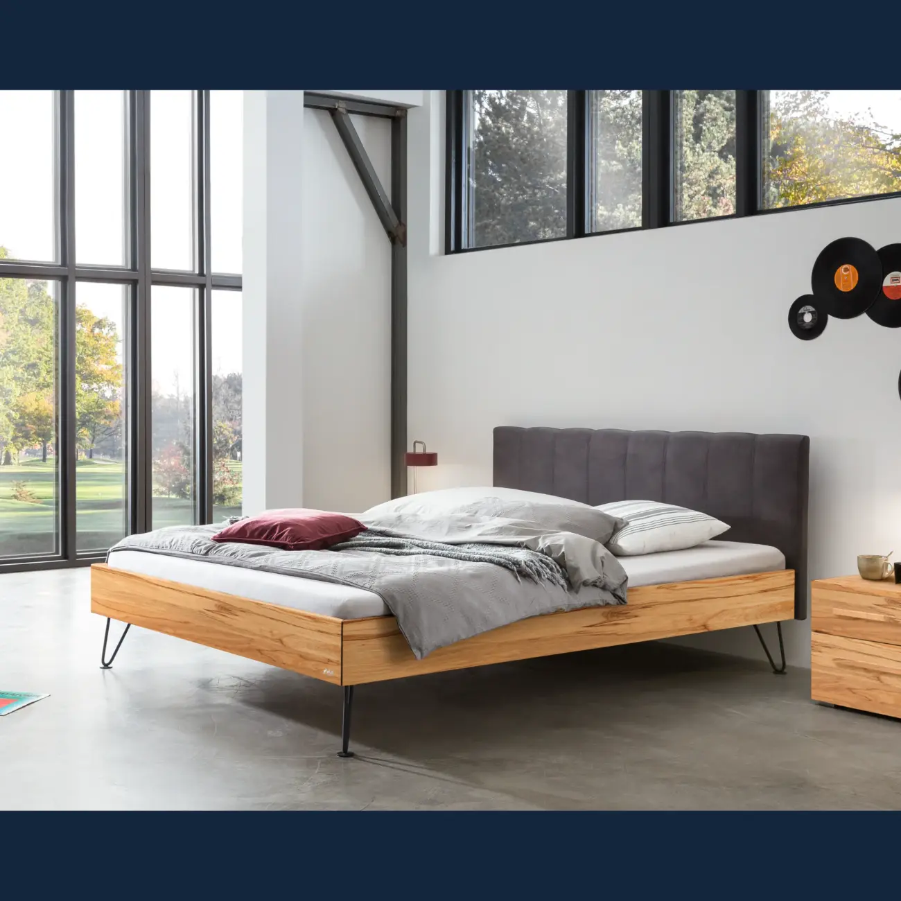 Charaktervolles Massivholzbett Hasena Roberto modern Industrial – Bild 12