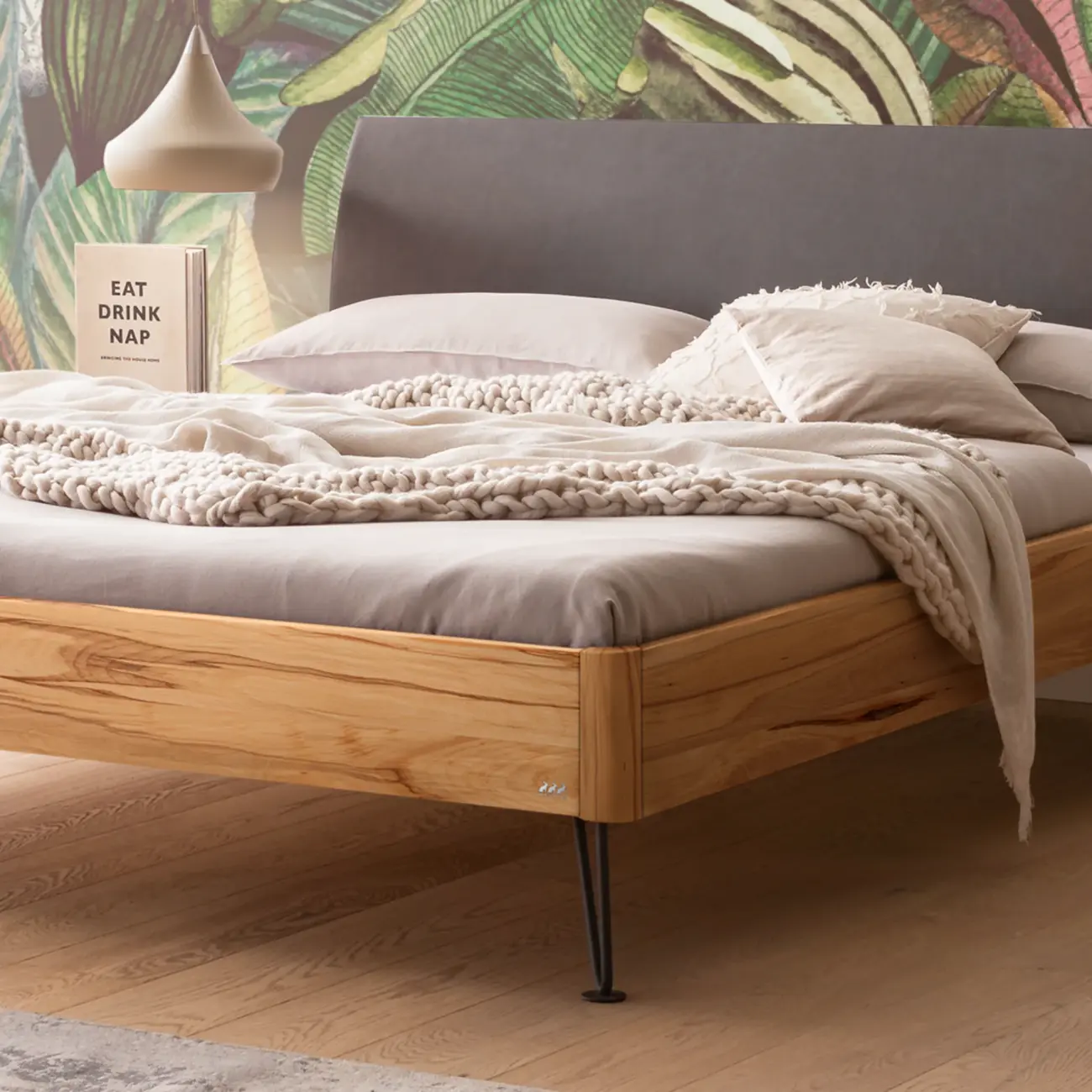 Zeitloses Massivholzbett Hasena Lugano modern-industrial 12 Zeitloses Massivholzbett Hasena Lugano modern-industrial – Bild 12