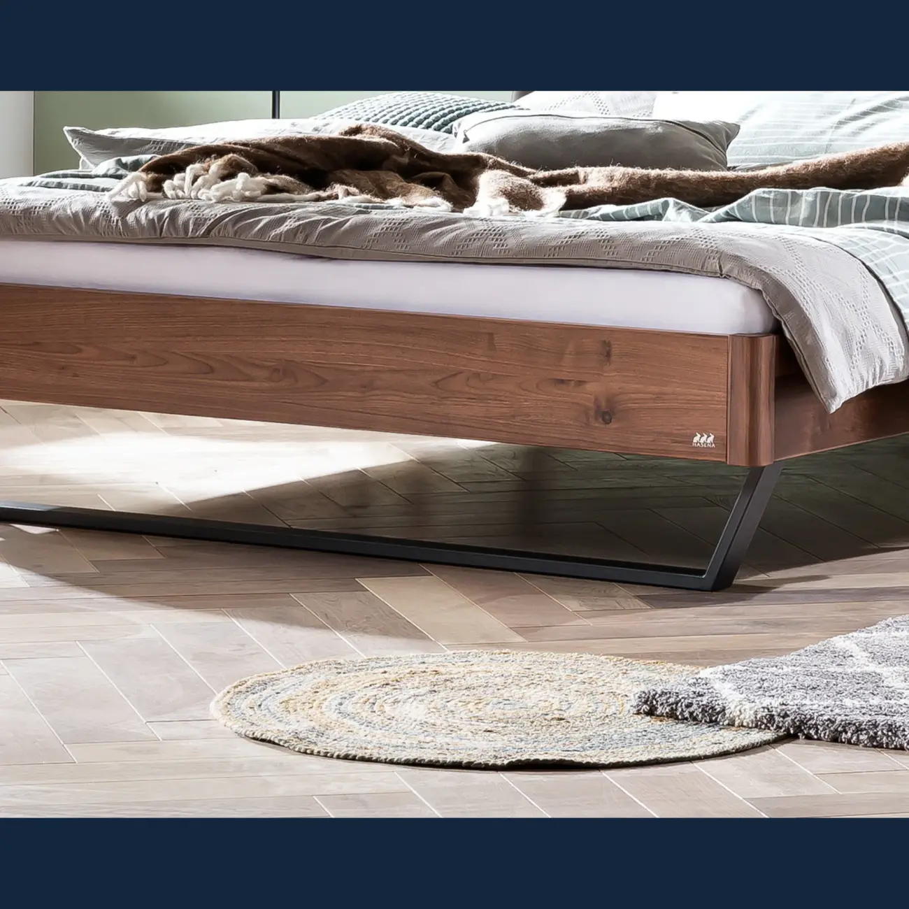 Elegantes Massivholzbett Hasena Montieri modern-industriell 12 Elegantes Massivholzbett Hasena Montieri modern-industriell – Bild 12