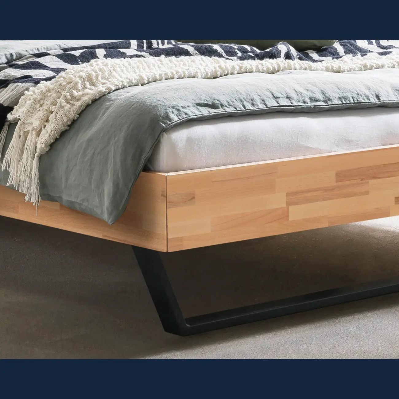 Elegantes Massivholzbett Hasena Modern-Industrial Sariano Trento 4 Elegantes Massivholzbett Hasena Modern-Industrial Sariano Trento – Bild 4