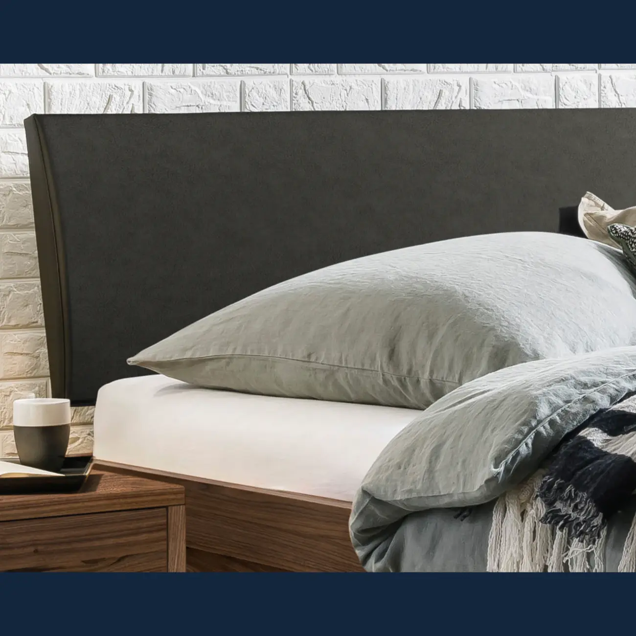 Zeitloses Massivholzbett Hasena modern-minimal Sondrio Trento 3 Zeitloses Massivholzbett Hasena modern-minimal Sondrio Trento – Bild 3