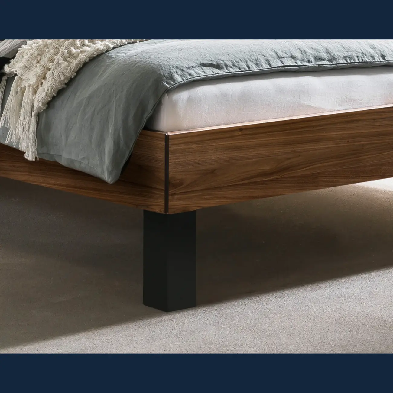 Zeitloses Massivholzbett Hasena modern-minimal Sondrio Trento 4 Zeitloses Massivholzbett Hasena modern-minimal Sondrio Trento – Bild 4